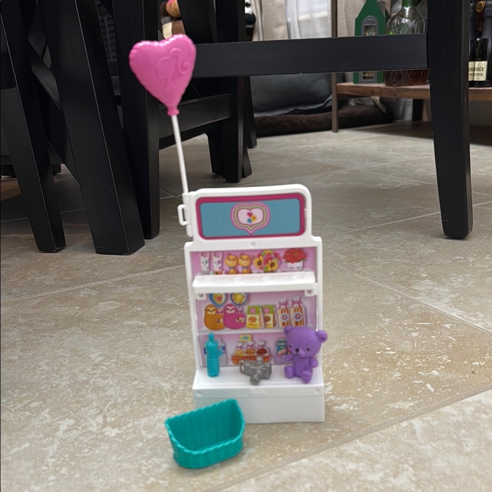 Dr Barbie Fast Cast Clinic Playset with Accessories - Picture 6 of 7